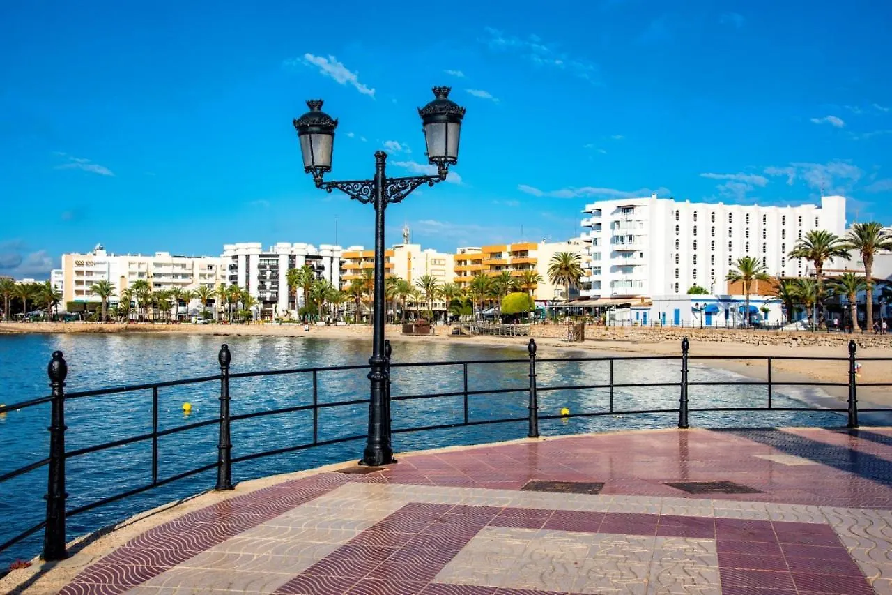 Hostal Y Apartamentos Santa Eulalia Santa Eulária des Riu Casa de hóspedes