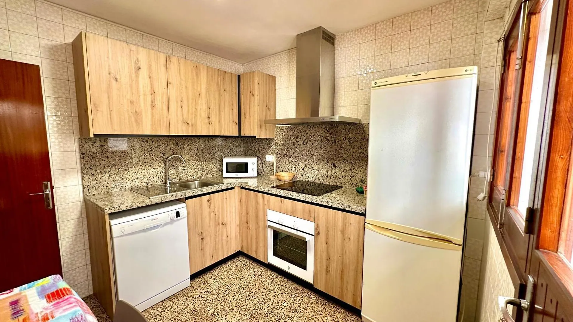 Hostal Y Apartamentos Santa Eulalia Santa Eulária des Riu Casa de hóspedes