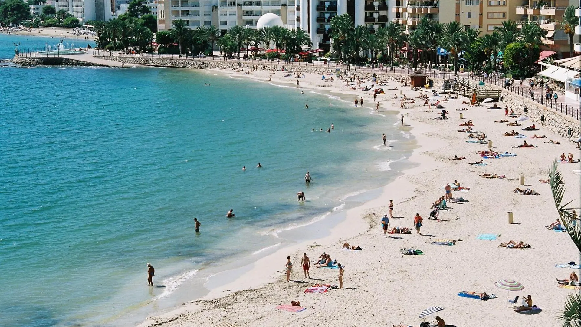 Hostal Y Apartamentos Santa Eulalia Santa Eulária des Riu 2*,  Espanha