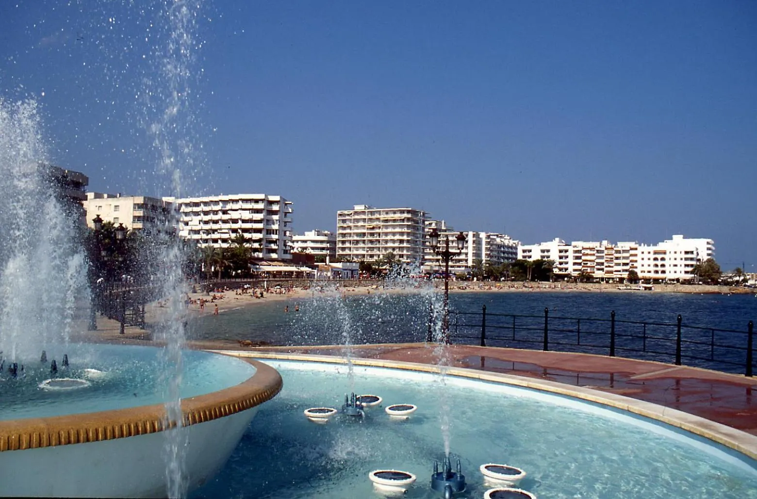 Hostal Y Apartamentos Santa Eulalia Santa Eulária des Riu Casa de hóspedes